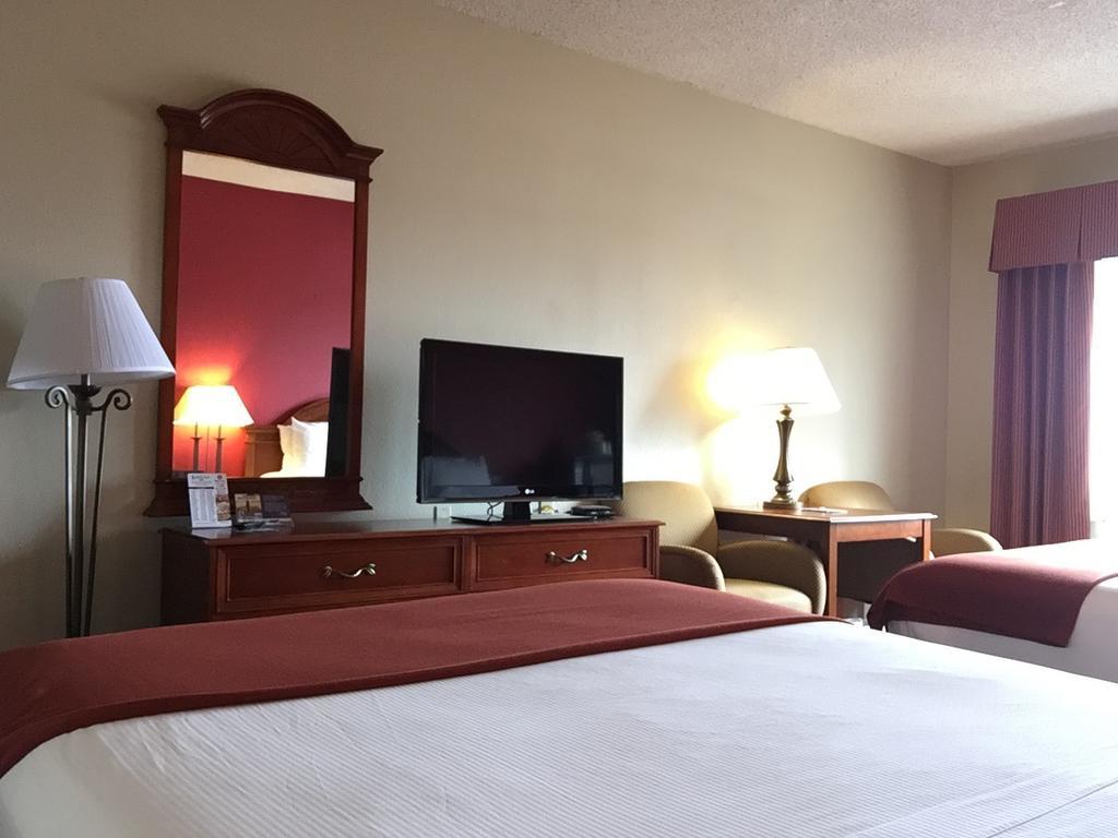Baymont Inn & Suites By Wyndham Holbrook Extérieur photo